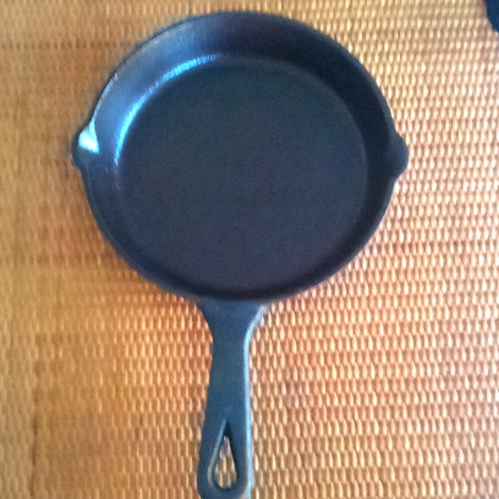 New 6" cast iron skillet